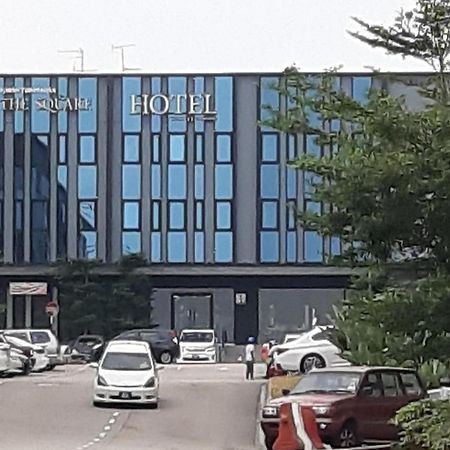 The Square Hotel Skudai Kültér fotó