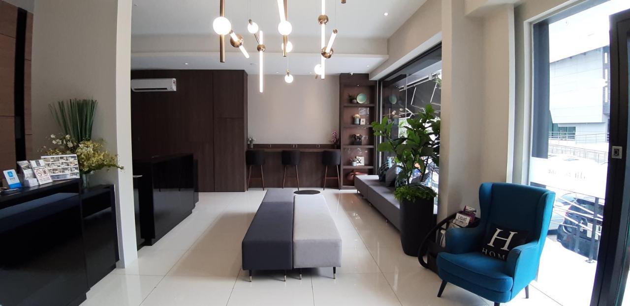 The Square Hotel Skudai Kültér fotó